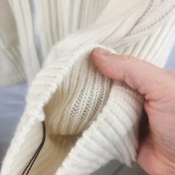 Sacai Off-white Paneled Jumper In 151 Off White size L(3) BNWT has stains - Picture 4 of 13